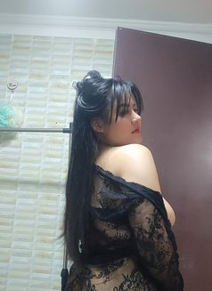 Sunny - escort in Khobar Photo 6 of 15