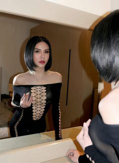 Sunny - Transsexual escort in Riyadh Photo 2 of 4