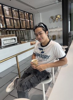 Sunny - Male escort in Doha Photo 3 of 3