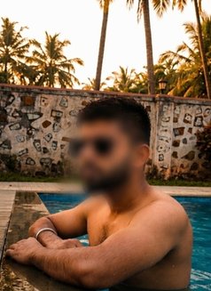 Sunny95 - Male adult performer in Kolkata Photo 1 of 6