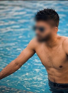 Sunny95 - Male adult performer in Kolkata Photo 2 of 6
