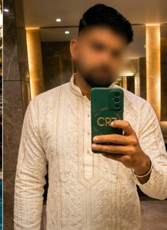 Sunny95 - Male adult performer in Kolkata Photo 3 of 6