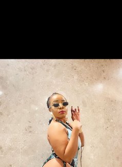 Sunshine babe - puta in Kuala Lumpur Photo 8 of 12