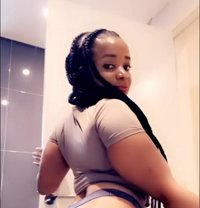 Sunshine babe - puta in Kuala Lumpur