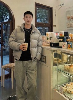 sunshine boy - Male escort in Singapore Photo 3 of 6