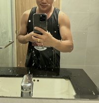 Sunshine - masseur in Muscat