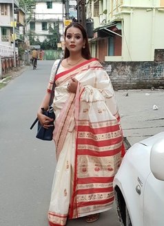 Courtesan WANSHIKA Pussy Girl BDSM - Transsexual dominatrix in Kolkata Photo 26 of 30