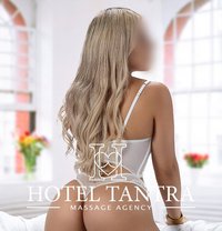 Suong - escort in Tirana
