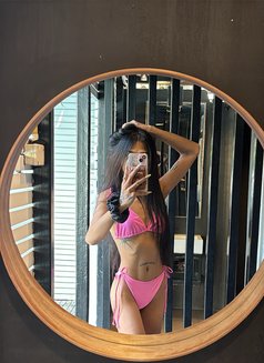 Supattar - Transsexual escort in Bangkok Photo 2 of 6