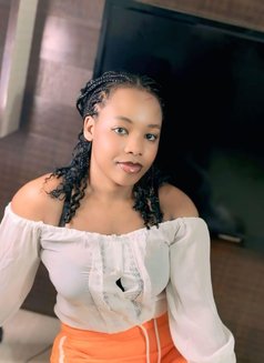 Super Hot Babe Michelle - escort in Pune Photo 2 of 7