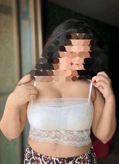 Super Hot Mallu Babe Romantic Session - escort in Sharjah Photo 1 of 2