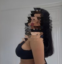 Super Hot Mallu Girl Book Me Now - puta in Kuwait