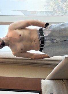 Super Mario - Acompañantes masculino in Dubai Photo 3 of 9