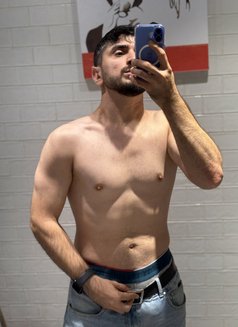 Super Mario - Acompañantes masculino in Dubai Photo 5 of 9