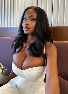 Super Sweet Tight Wet Pussy Chichi - puta in Mumbai Photo 1 of 7