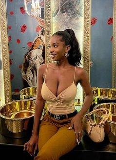 Super Sweet Tight Wet Pussy Chichi - puta in Mumbai Photo 5 of 7