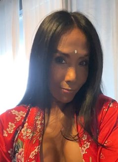 SUPERHOT ASIAN TRANS LIA ! DUBAI - Acompañantes transexual in Dubai Photo 9 of 9