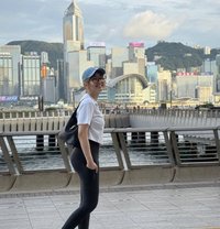 Supermodel Huan Meilin - puta in Hong Kong
