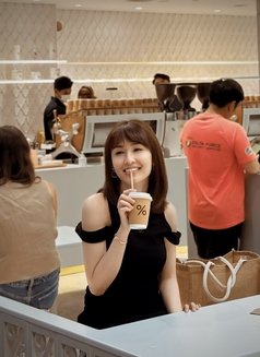 Supermodel Huan Meilin - puta in Singapore Photo 7 of 25