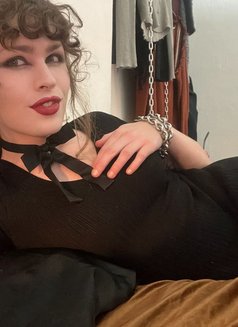 Supremezoey - Transsexual escort in Beijing Photo 5 of 7