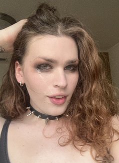 Supremezoey - Transsexual escort in Beijing Photo 6 of 7