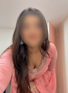 Supriya providing genuine cam show - escort in Bangalore Photo 6 of 8