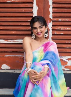 Surabhi - escort in Abu Dhabi Photo 4 of 5