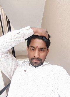 Suraj, Independent Boy From Bangalore - Intérprete masculino de adultos in Bangalore Photo 6 of 6