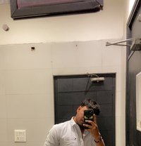 Suraj - Male companion in New Delhi