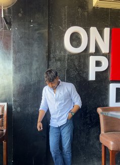 Suraj - Male companion in New Delhi Photo 3 of 3