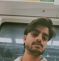 Suraj - Acompañantes masculino in New Delhi