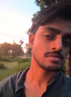 Suraj - Male escort in New Delhi Photo 2 of 3