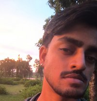 Suraj - Acompañantes masculino in New Delhi