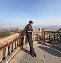 Suraj - Acompañantes masculino in New Delhi