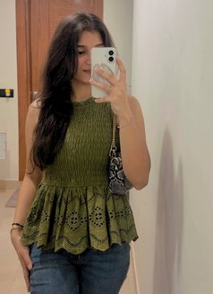 Surat Vip High Profile Call Girl - puta in Surat Photo 2 of 3