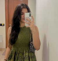 Surat Vip High Profile Call Girl - puta in Surat