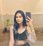 Surbhi - puta in Surat Photo 1 of 1