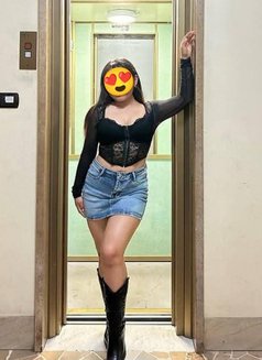 Hand cash service available - escort in Kathmandu Photo 1 of 2