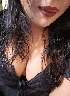 Surbhi Goyal ( Cam & Meeting) - puta in New Delhi Photo 4 of 4