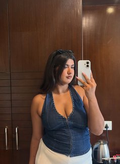 Surbhi Goyal - escort in Varanasi Photo 3 of 3