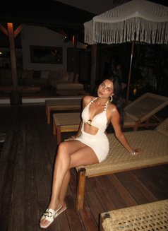 Surbhi - puta in Candolim, Goa Photo 4 of 4