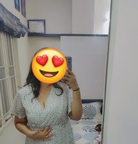 Surbhi - escort in Surat