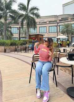 Surbhi Indian Vip Model - puta in Al Manama Photo 1 of 7