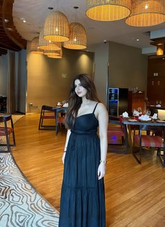 Surbhi Indian Vip Model - puta in Al Manama Photo 6 of 7