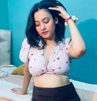 Surbhi real meet and cam show - escort in Hyderabad Photo 3 of 4