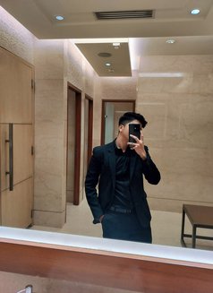 Suresh - Male escort in Mumbai Photo 4 of 5