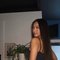 Suri - escort in Singapore Photo 4 of 6