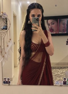 Surya Malayali College Girl - puta in Kochi Photo 3 of 4