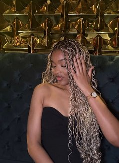 Susan - escort in Cotonou Photo 2 of 3