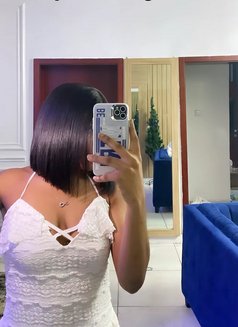 Susan - Intérprete de adultos in Lagos, Nigeria Photo 3 of 4